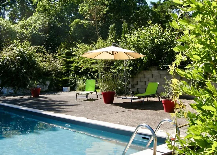 Chateau De Cartou Bed & Breakfast